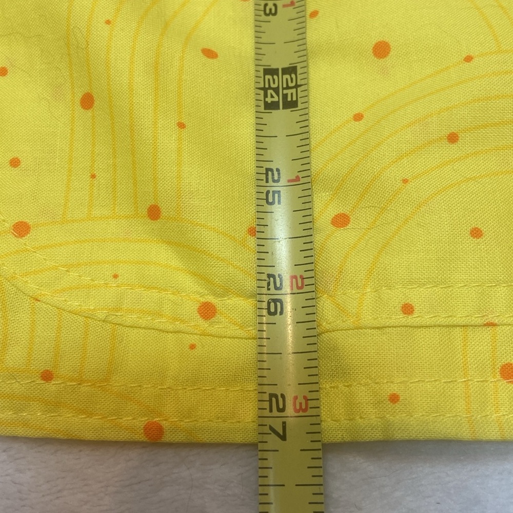 HELLO KITTY Size M NWT Bright Yellow Scrub Top - Picture 6 of 7